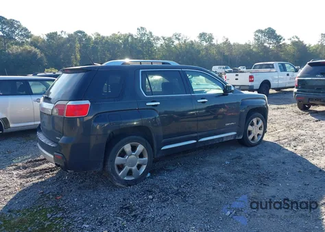 2013 GMC Terrain Denali z USA, uszkodzony, nr VIN 2GKFLZE32D6175716